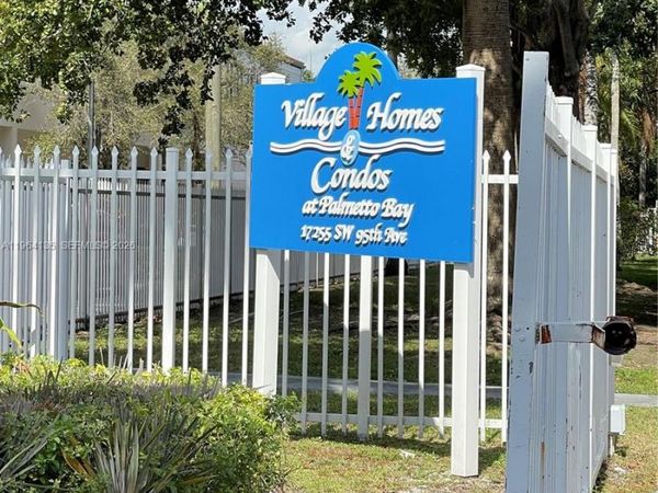 17255 SW 95th Ave, Unit 462, Palmetto Bay, FL 33157
