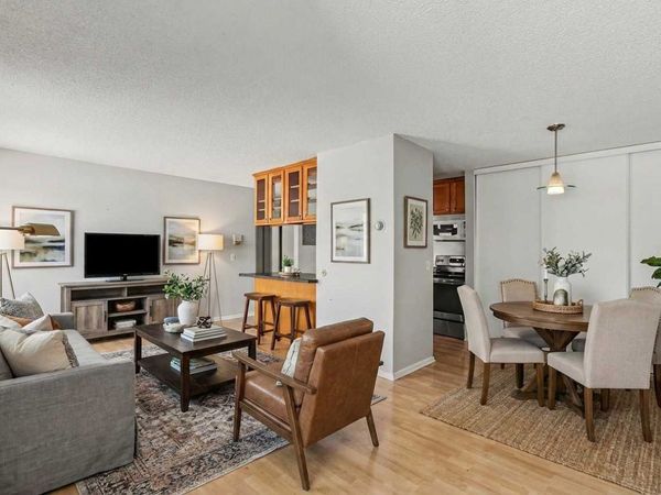 4110 Rahn Road, Unit 201, Eagan, MN 55122