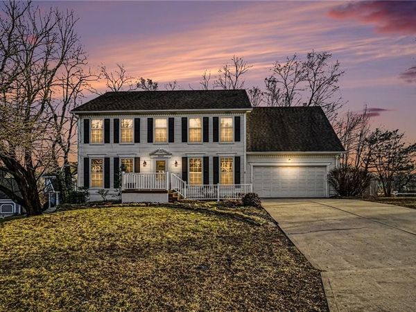 8645 Greenwood Lane, Lenexa, KS 66215