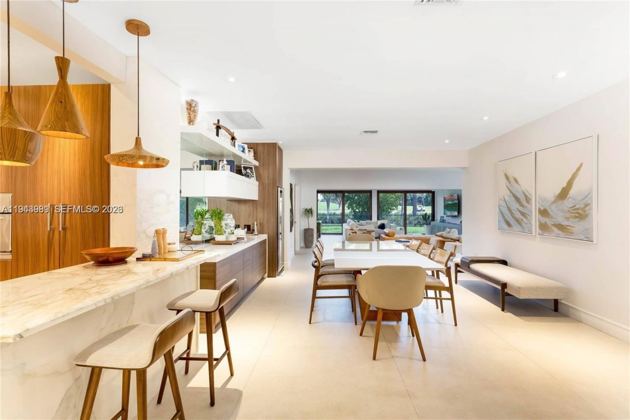 5911 Alton Rd, Miami Beach, FL 33140 Photo