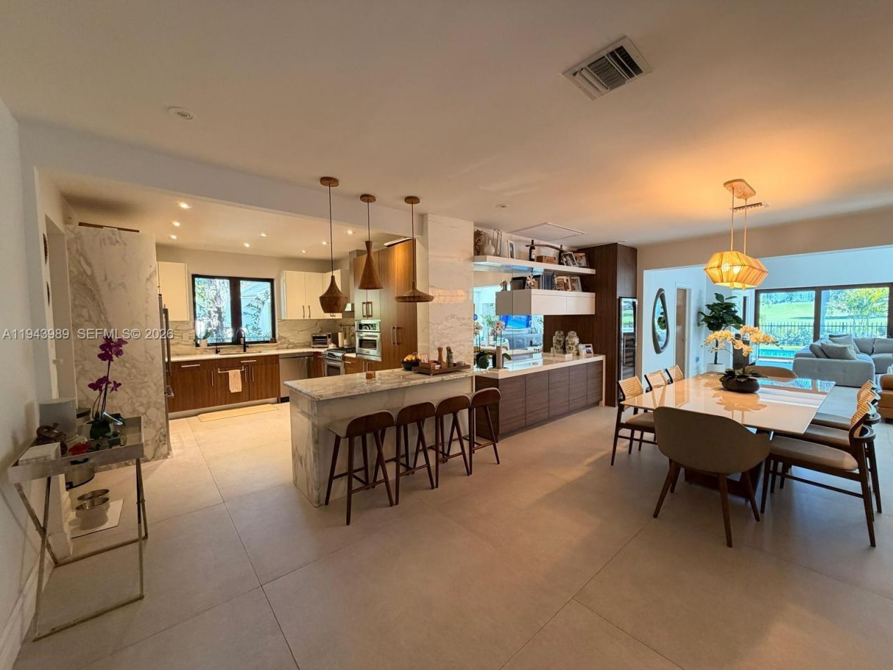 5911 Alton Rd, Miami Beach, FL 33140 Photo