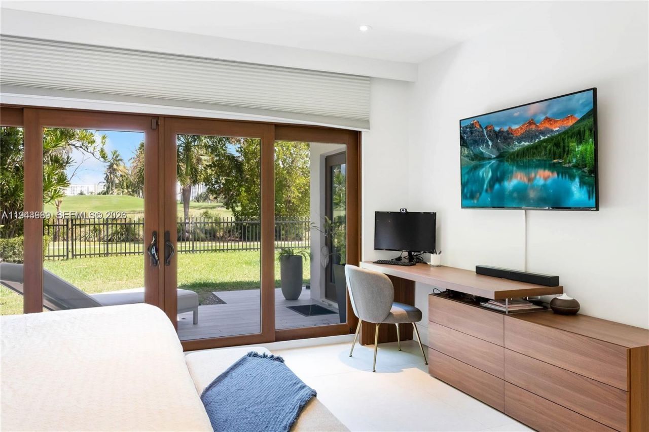 5911 Alton Rd, Miami Beach, FL 33140 Photo