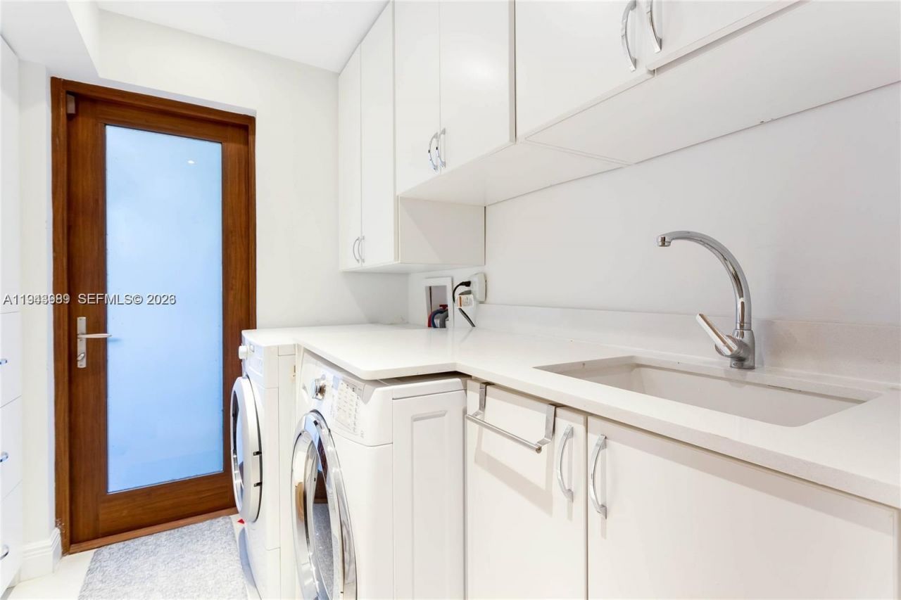 5911 Alton Rd, Miami Beach, FL 33140 Photo