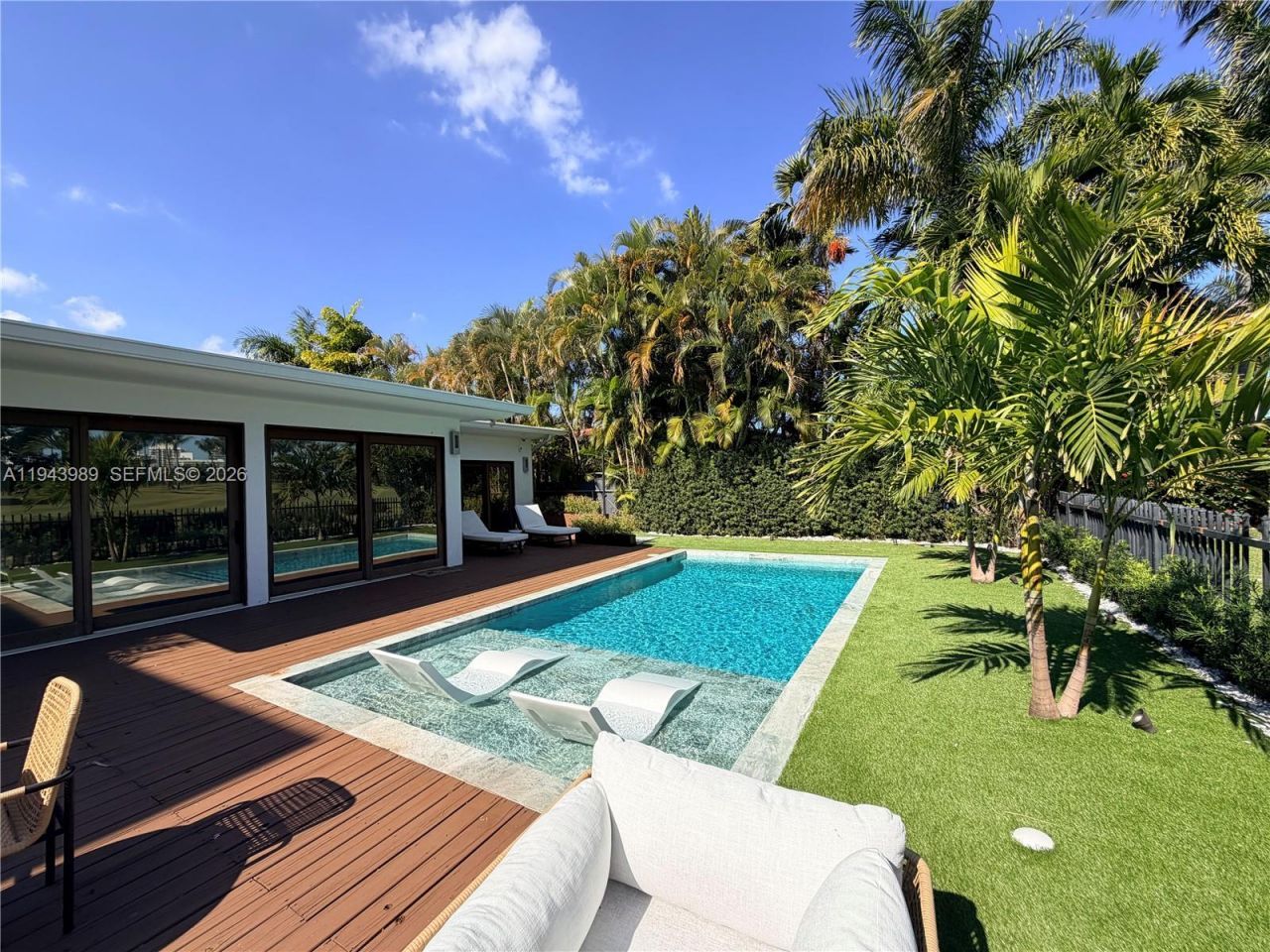 5911 Alton Rd, Miami Beach, FL 33140 Photo