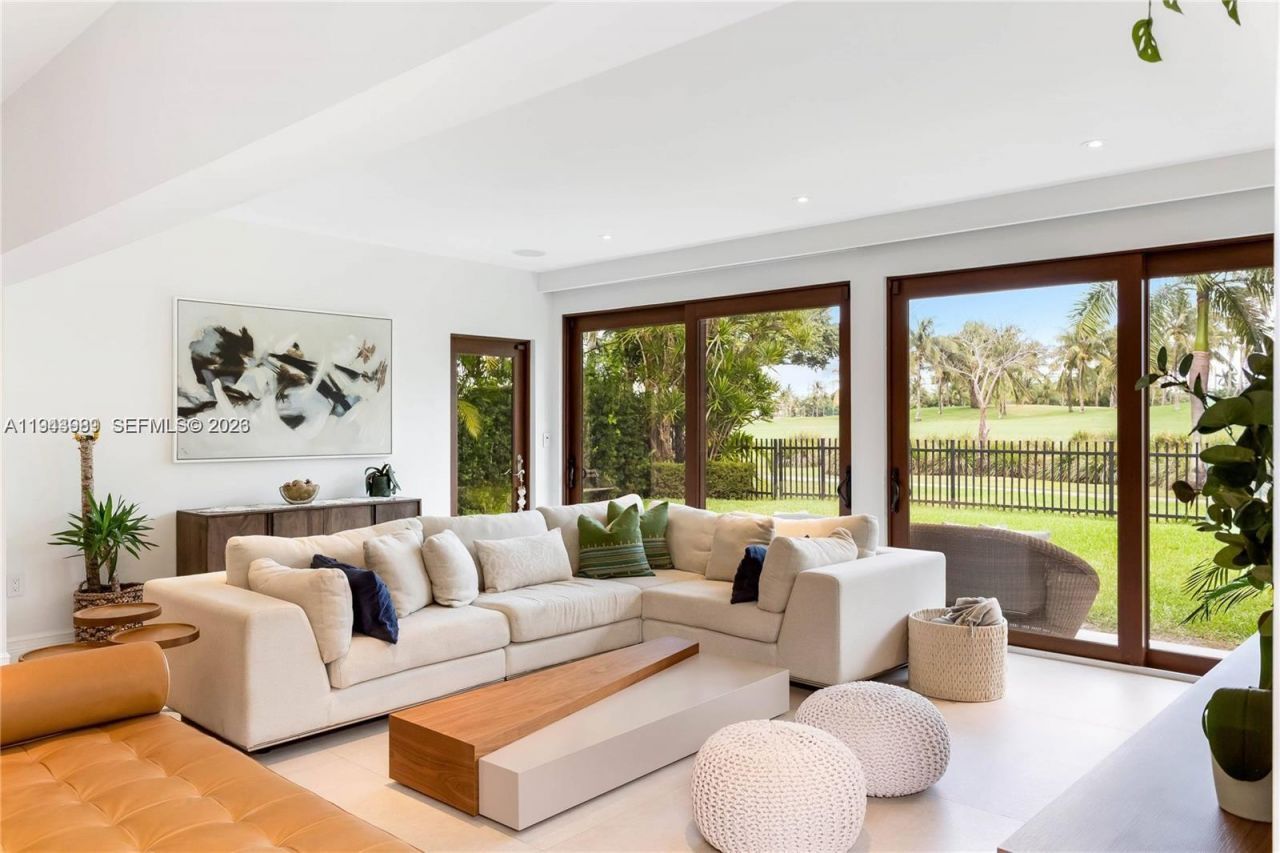 5911 Alton Rd, Miami Beach, FL 33140 Photo