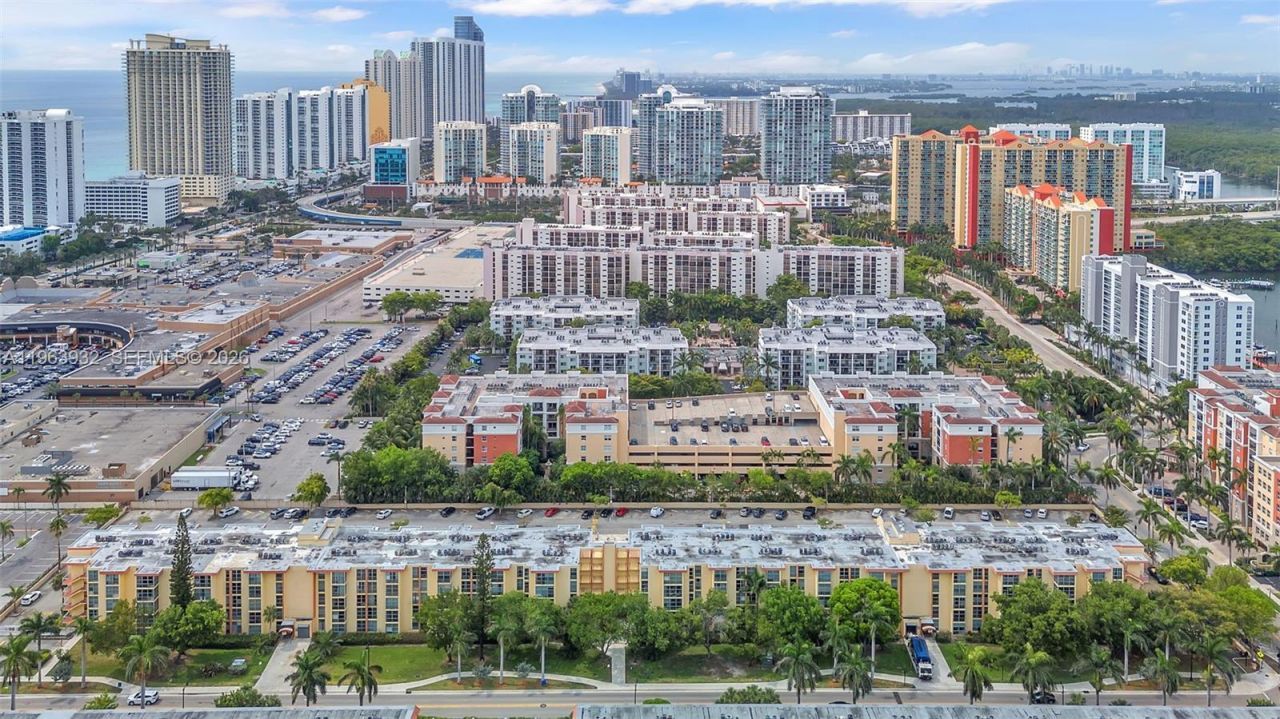 200 172nd St, Unit 222, Sunny Isles Beach, FL 33160 Photo