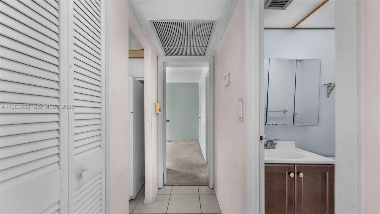 200 172nd St, Unit 222, Sunny Isles Beach, FL 33160 Photo