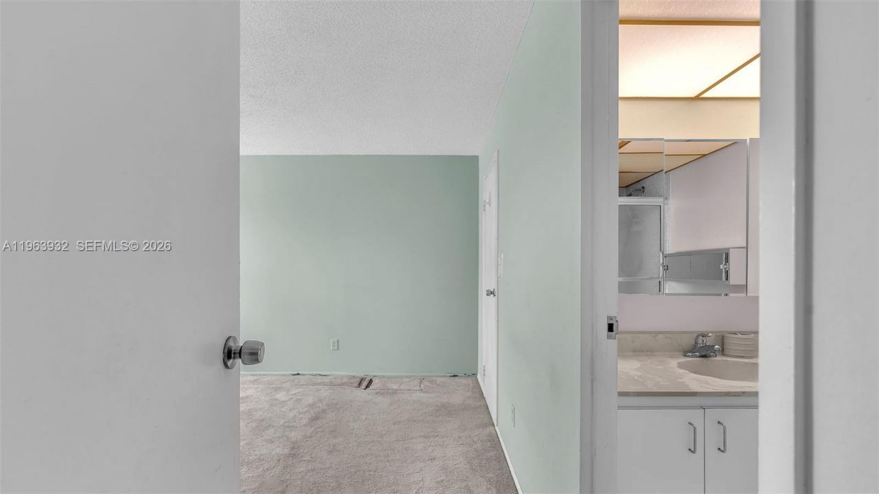 200 172nd St, Unit 222, Sunny Isles Beach, FL 33160 Photo