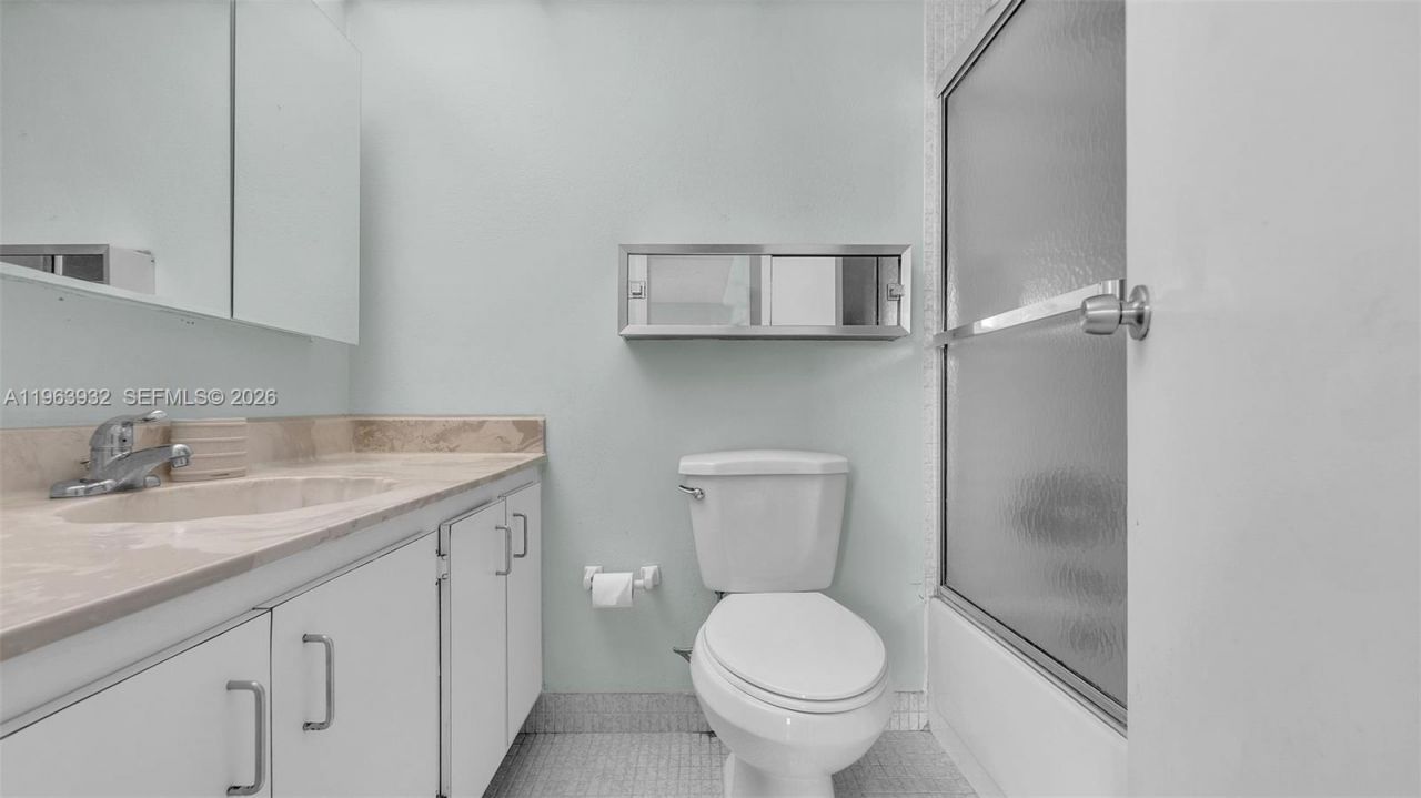 200 172nd St, Unit 222, Sunny Isles Beach, FL 33160 Photo