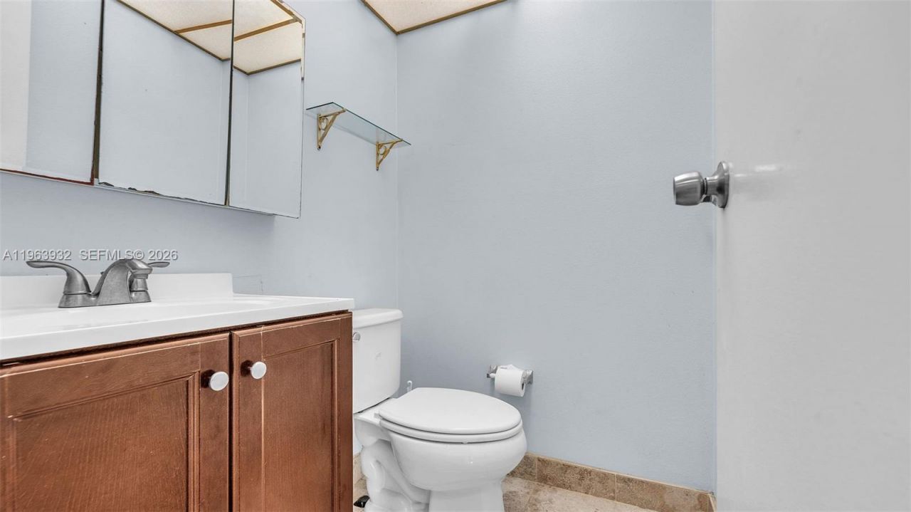 200 172nd St, Unit 222, Sunny Isles Beach, FL 33160 Photo