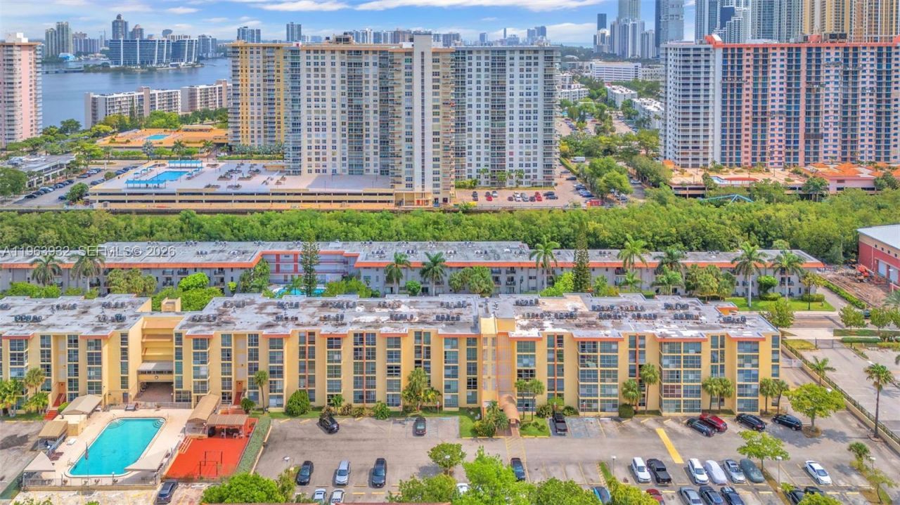 200 172nd St, Unit 222, Sunny Isles Beach, FL 33160 Photo