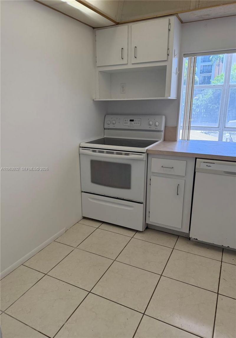 200 172nd St, Unit 222, Sunny Isles Beach, FL 33160 Photo