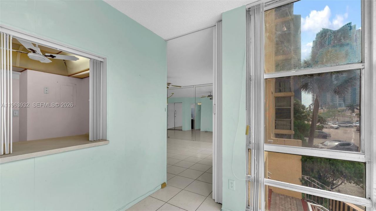 200 172nd St, Unit 222, Sunny Isles Beach, FL 33160 Photo