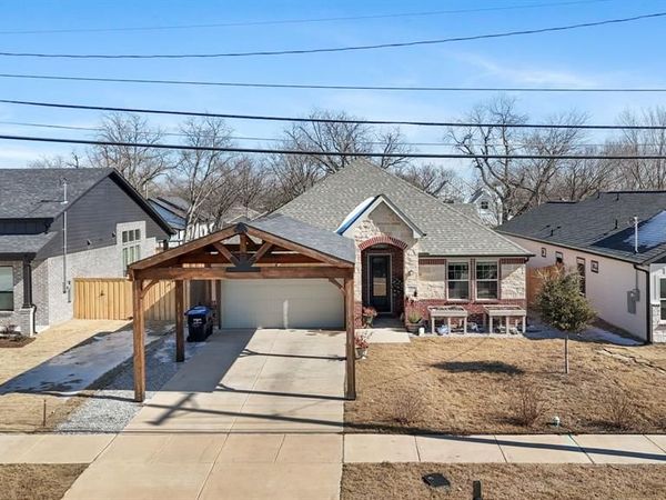 2219 College Street, Greenville, TX 75401