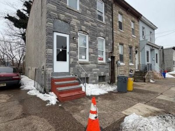 824 S 8TH STREET, CAMDEN, NJ 08102