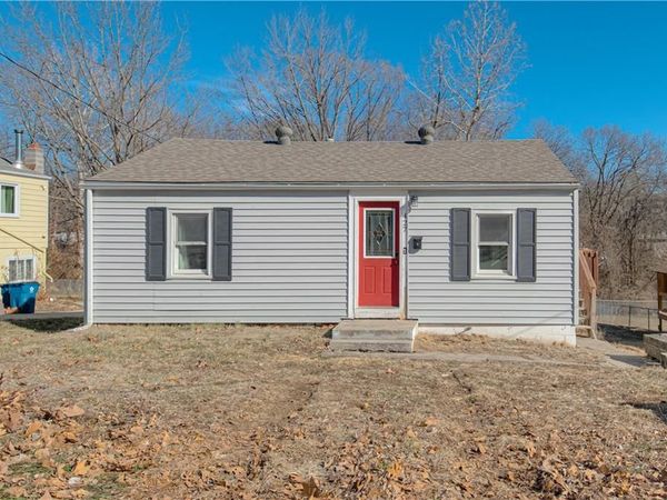 427 N Fairview Avenue, Liberty, MO 64068