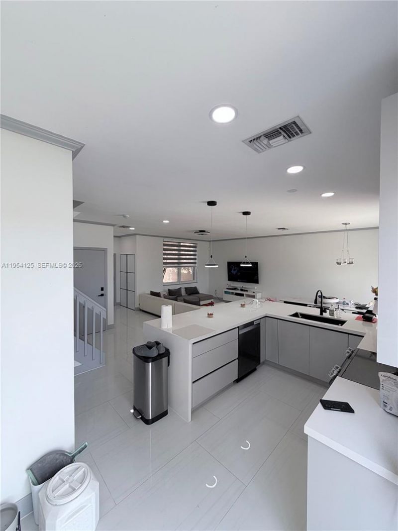 15102 NW 7th Ct, Pembroke Pines, FL 33028 Photo