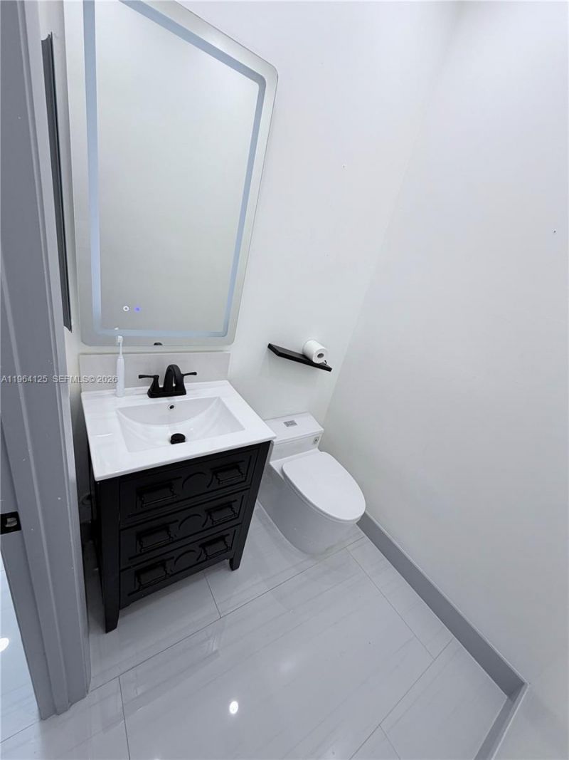 15102 NW 7th Ct, Pembroke Pines, FL 33028 Photo