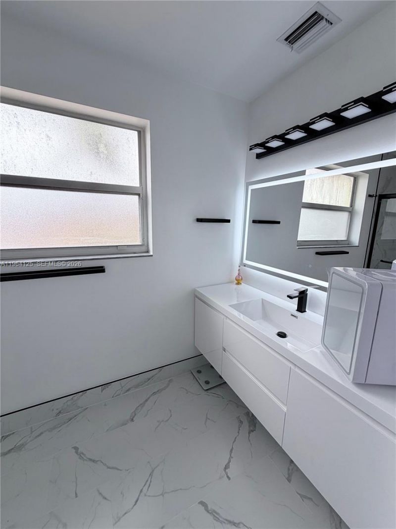 15102 NW 7th Ct, Pembroke Pines, FL 33028 Photo