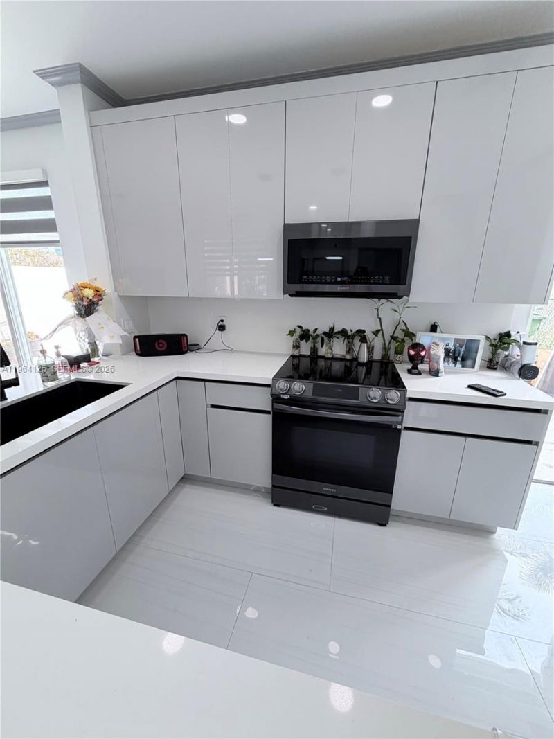 15102 NW 7th Ct, Pembroke Pines, FL 33028 Photo