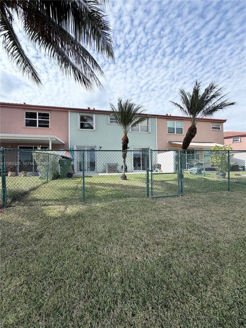 15102 NW 7th Ct, Pembroke Pines, FL 33028 Photo