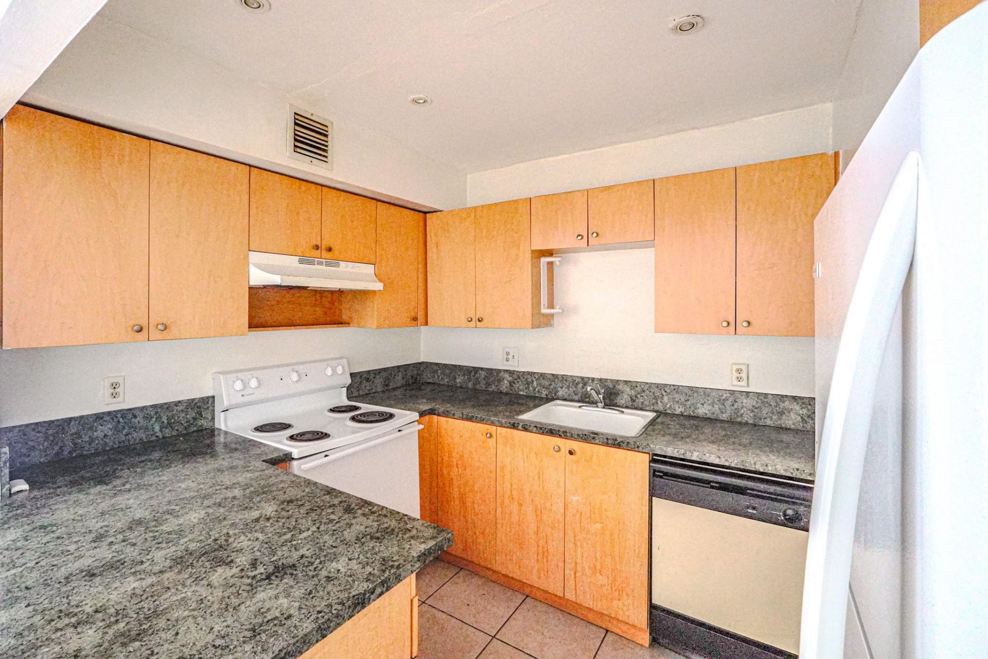 2017 NW 46th Avenue, Unit 310A, Fort Lauderdale, FL 33313 Photo