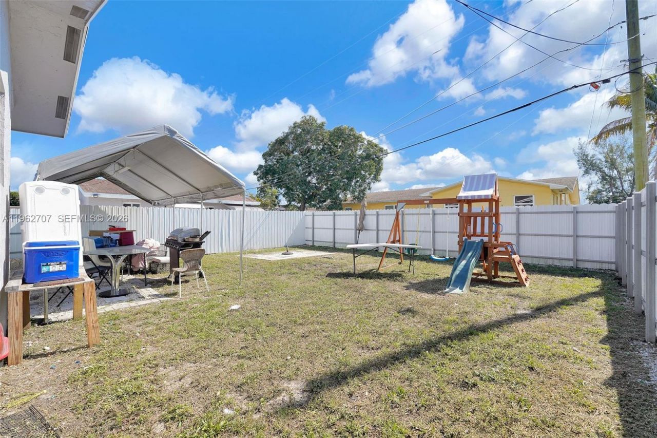 3280 NW 213th Ter , Miami Gardens, FL 33056 Photo