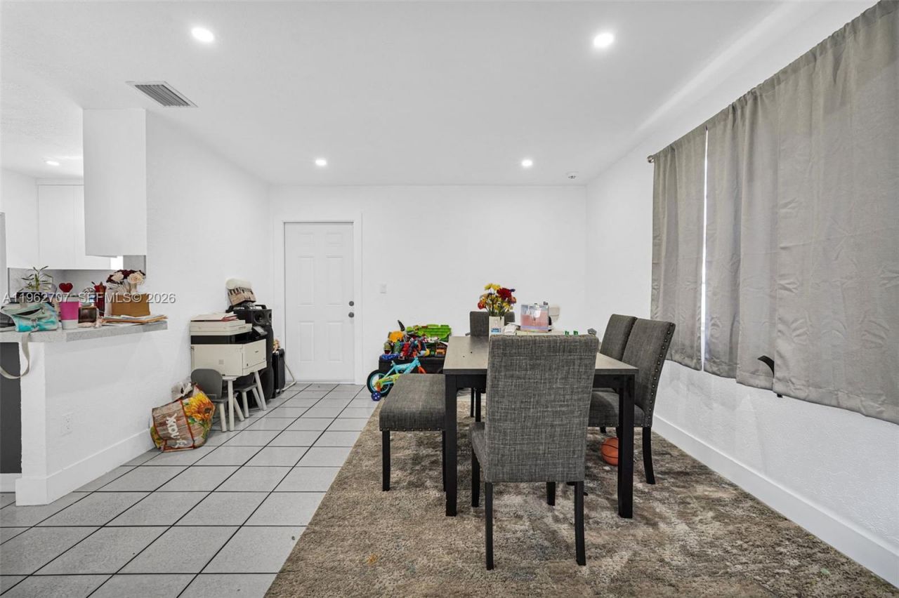 3280 NW 213th Ter , Miami Gardens, FL 33056 Photo