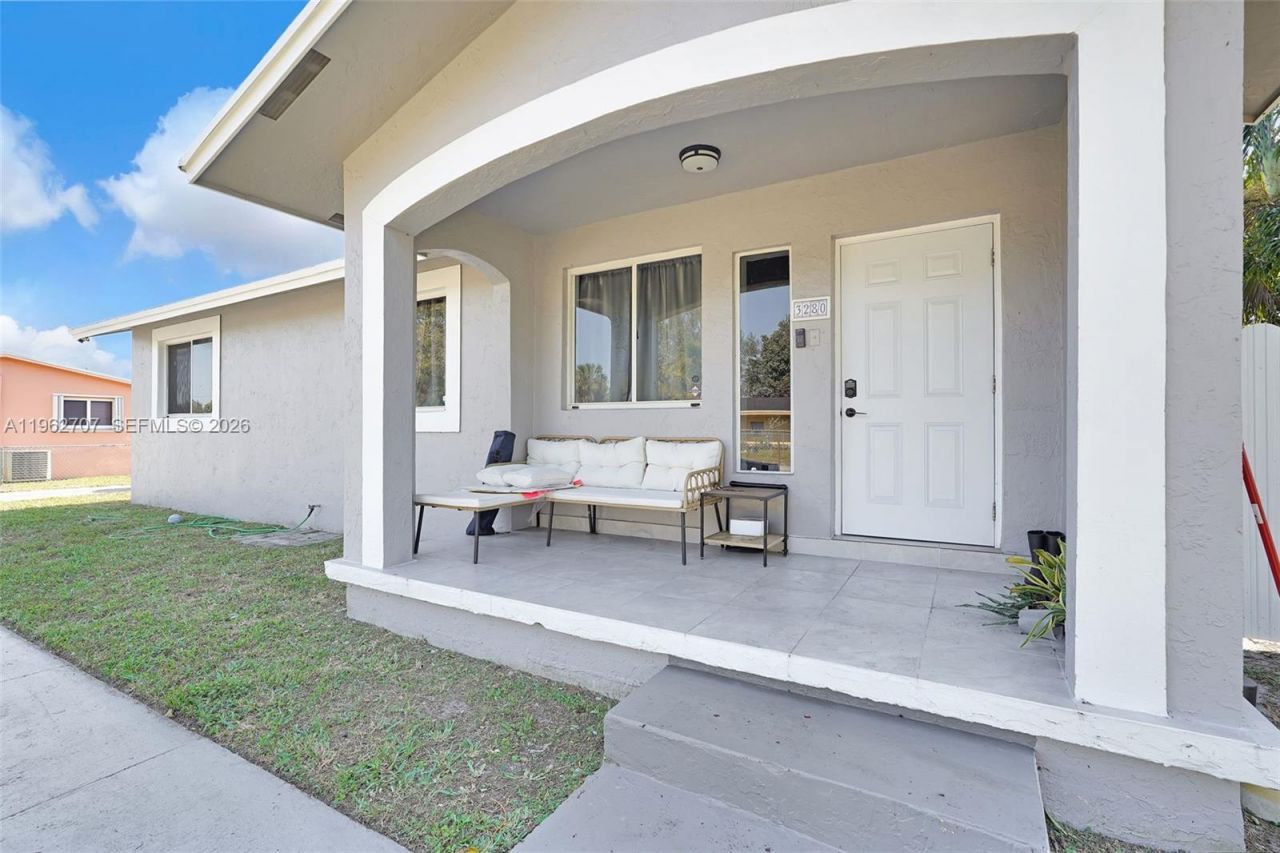 3280 NW 213th Ter , Miami Gardens, FL 33056 Photo