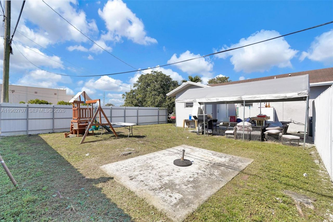 3280 NW 213th Ter , Miami Gardens, FL 33056 Photo