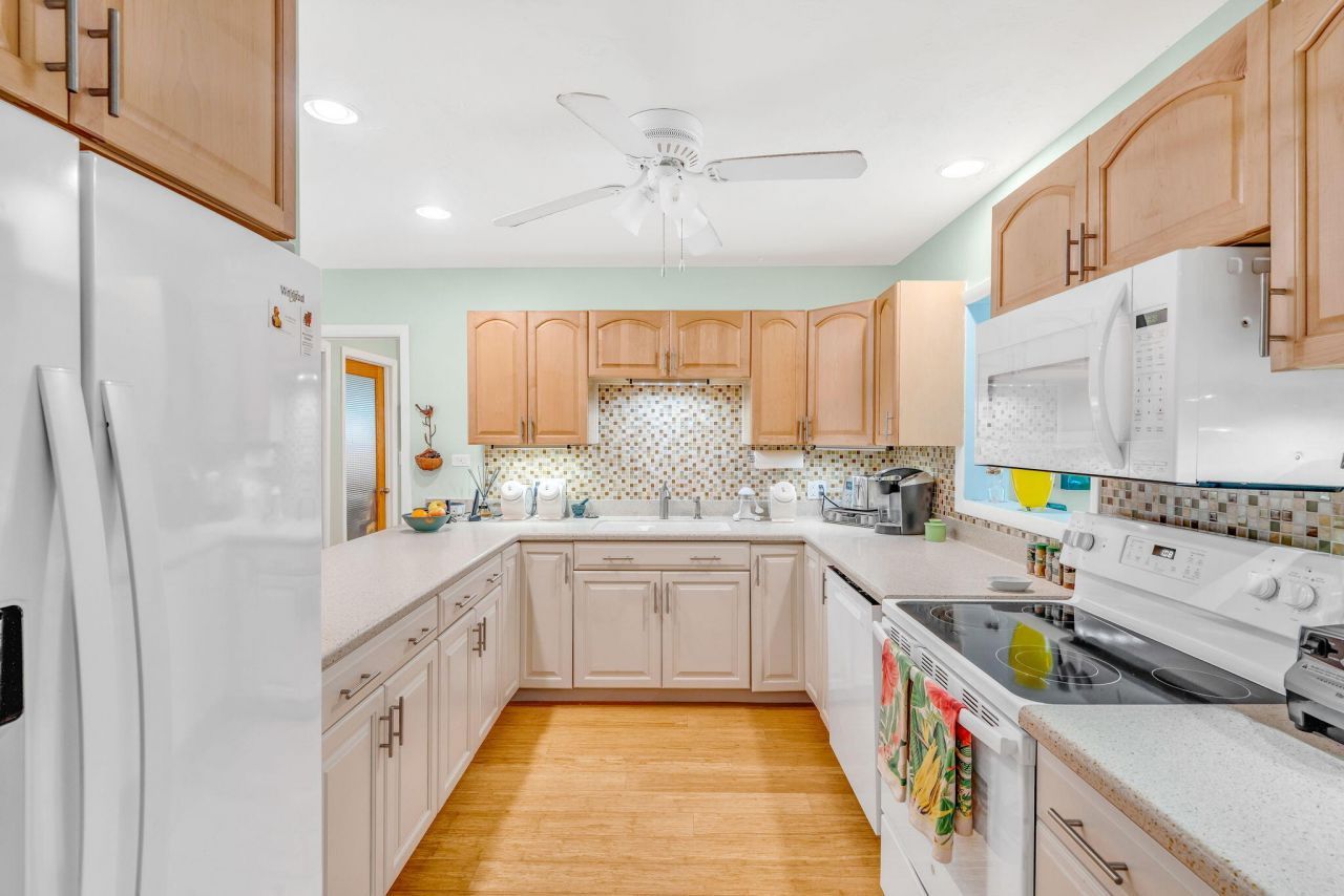 30374 Oleander Boulevard, Big Pine Key, FL 33043 Photo