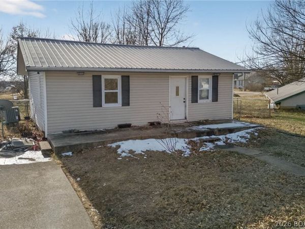 702 S Spring Street, Cole Camp, MO 65325
