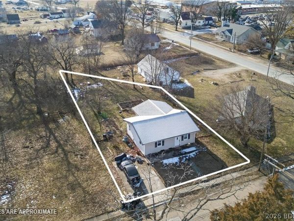 702 S Spring Street, Cole Camp, MO 65325