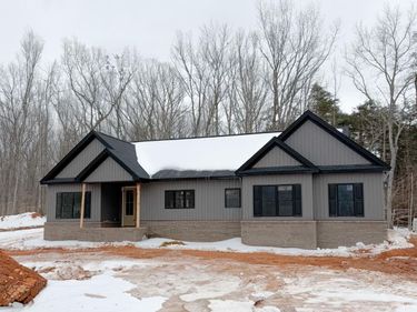 2 Acorn Drive, Appomattox, VA 24522