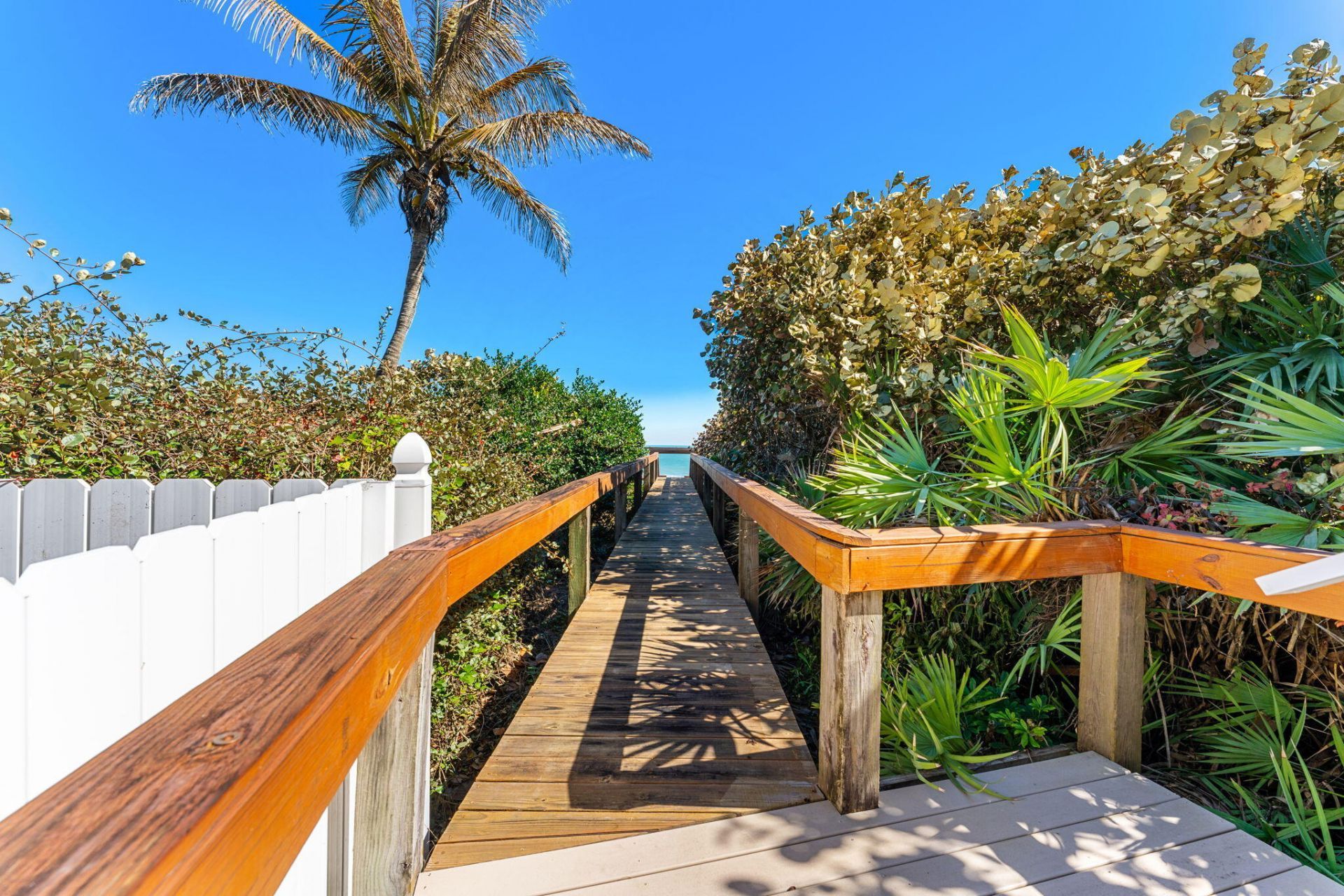 9085 S Highway A1a, Melbourne Beach, FL 32951 Photo