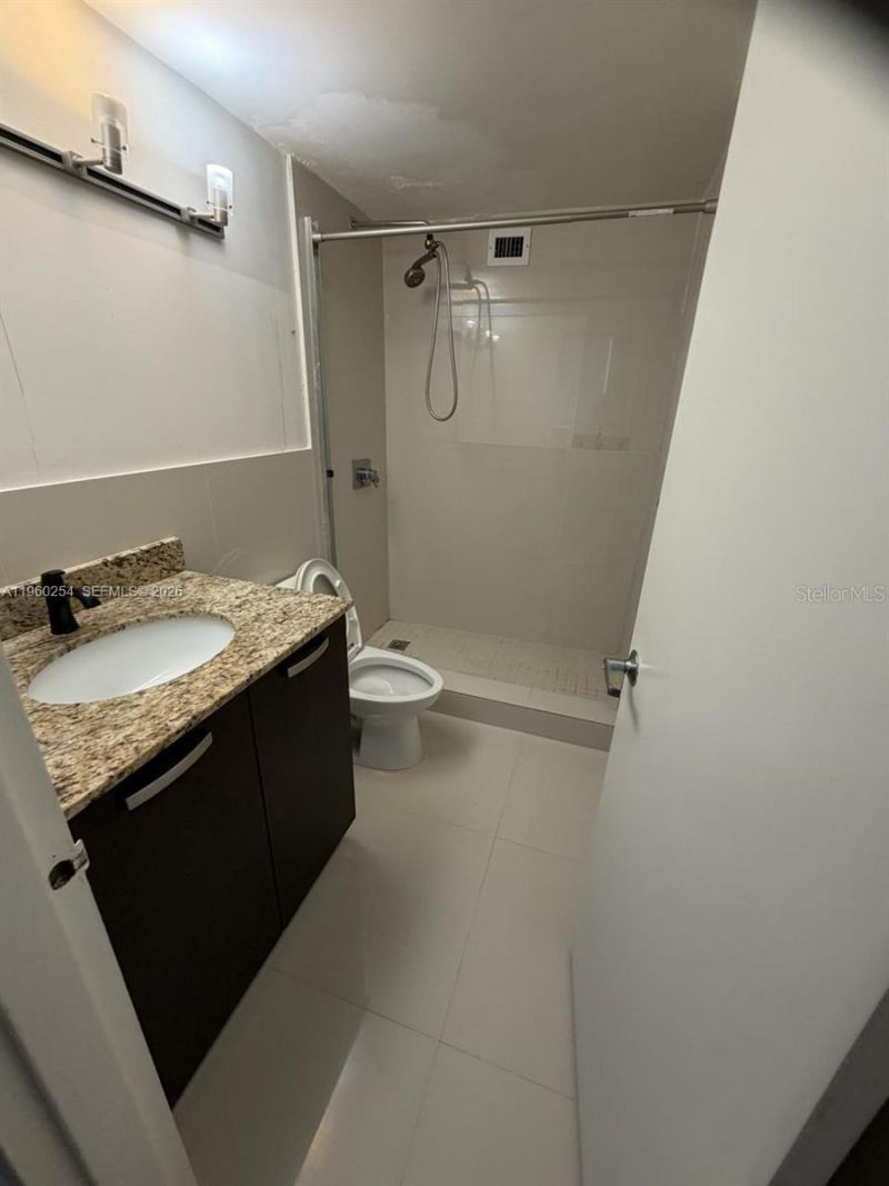 999 Brickell Bay Drive, Unit 1202, Miami, FL 33131 Photo