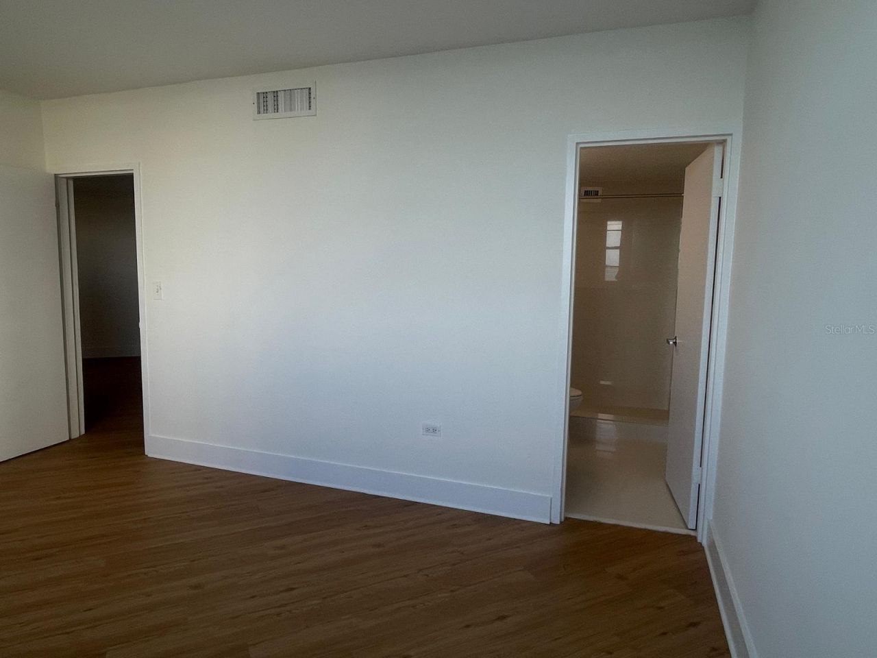 999 Brickell Bay Drive, Unit 1202, Miami, FL 33131 Photo