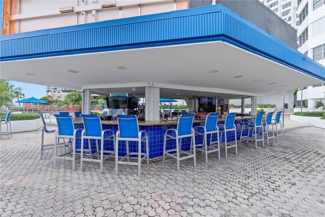 999 Brickell Bay Drive, Unit 1202, Miami, FL 33131 Photo