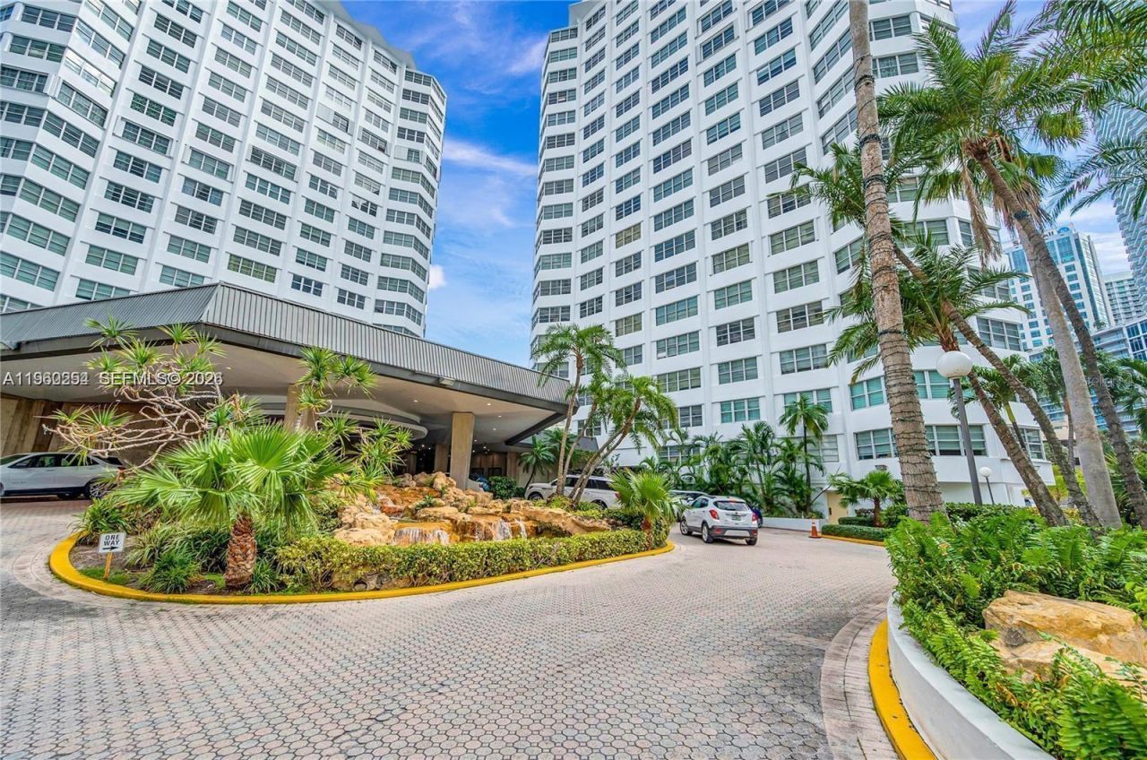 999 Brickell Bay Drive, Unit 1202, Miami, FL 33131 Photo