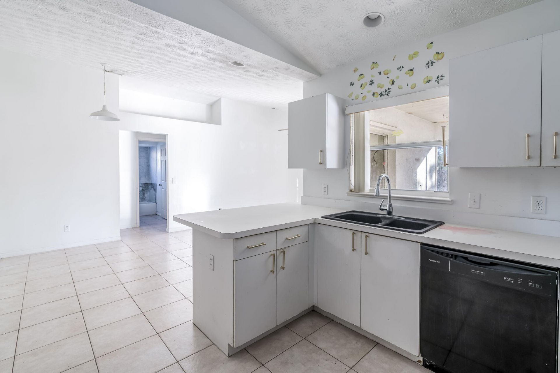 298 SW Eyerly Avenue, Port Saint Lucie, FL 34953 Photo