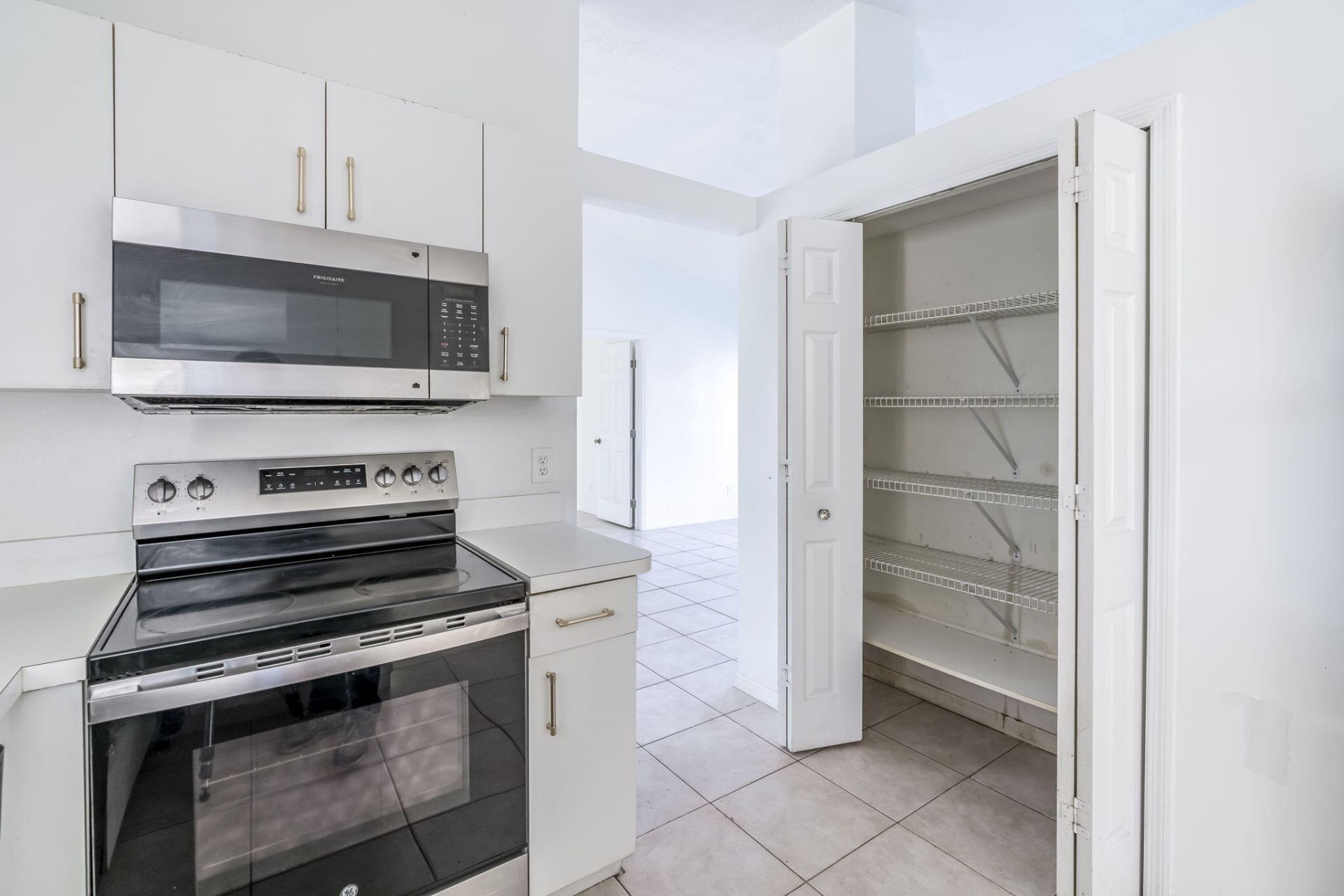 298 SW Eyerly Avenue, Port Saint Lucie, FL 34953 Photo