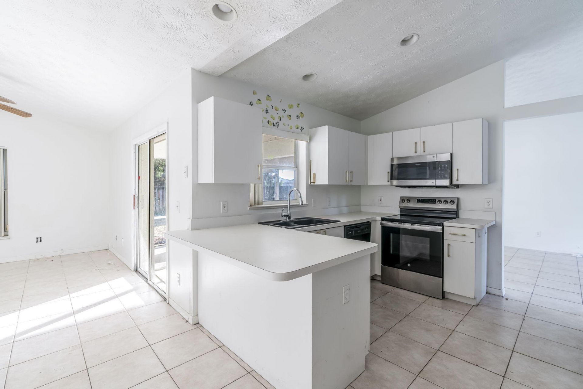 298 SW Eyerly Avenue, Port Saint Lucie, FL 34953 Photo