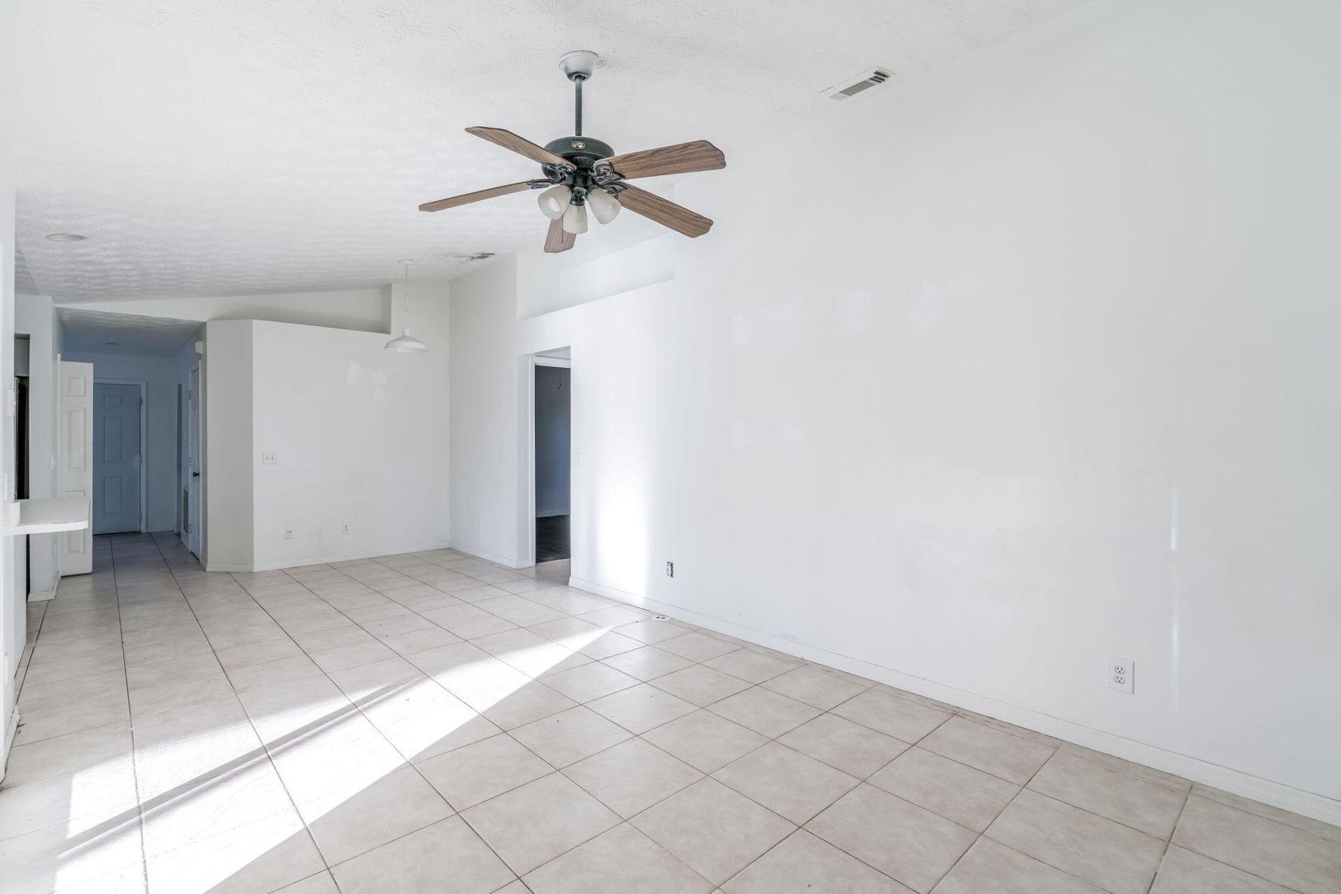 298 SW Eyerly Avenue, Port Saint Lucie, FL 34953 Photo