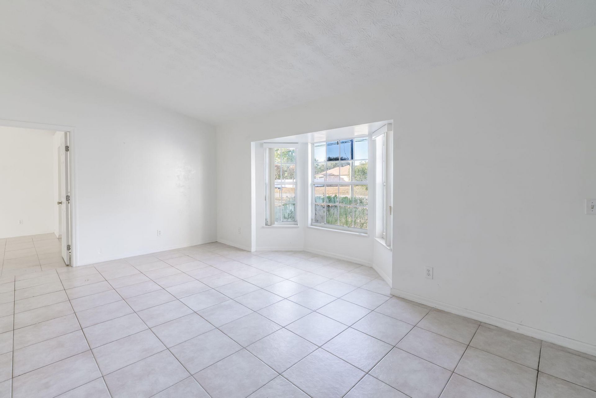 298 SW Eyerly Avenue, Port Saint Lucie, FL 34953 Photo