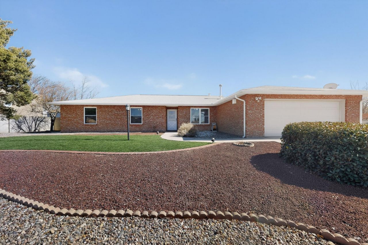 204 Wyoming Autumn Road Ne, Rio Rancho, NM 87124 Main Photo