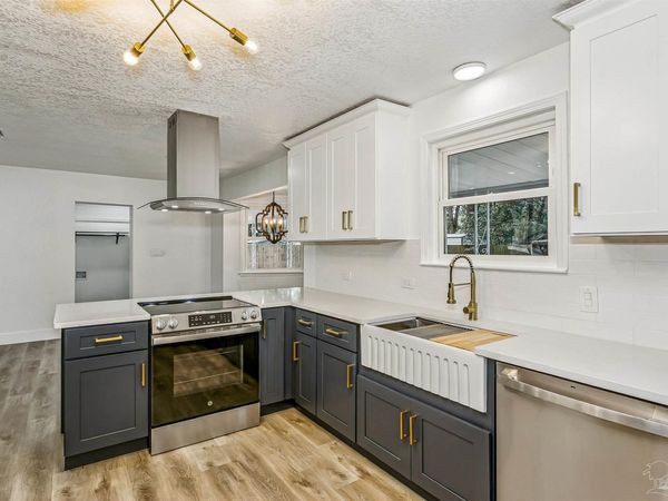 6441 Aspen Ave, Milton, FL 32570