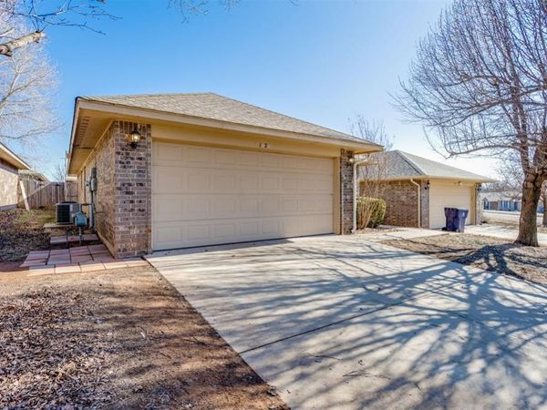 1020 Norway Avenue, Yukon, OK 73099