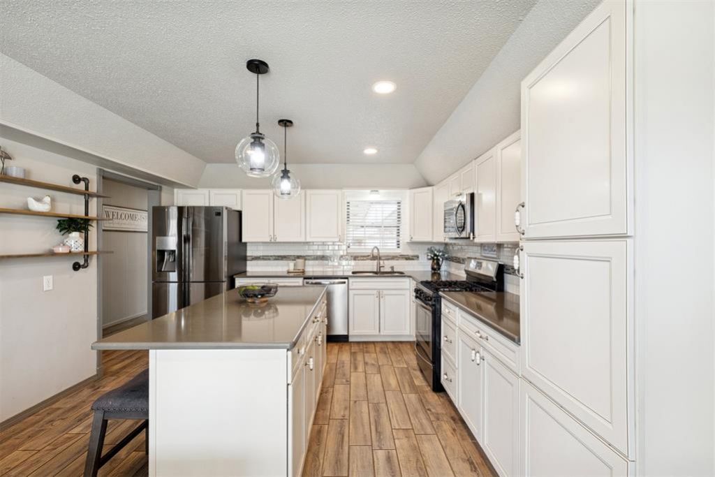 401 Walnut Avenue, Yukon, OK 73099 Main Photo