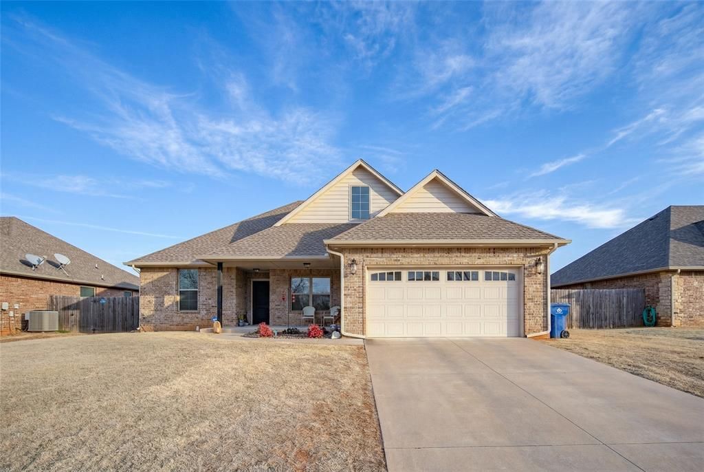 1692 Appaloosa Drive, Blanchard, OK 73010 Main Photo