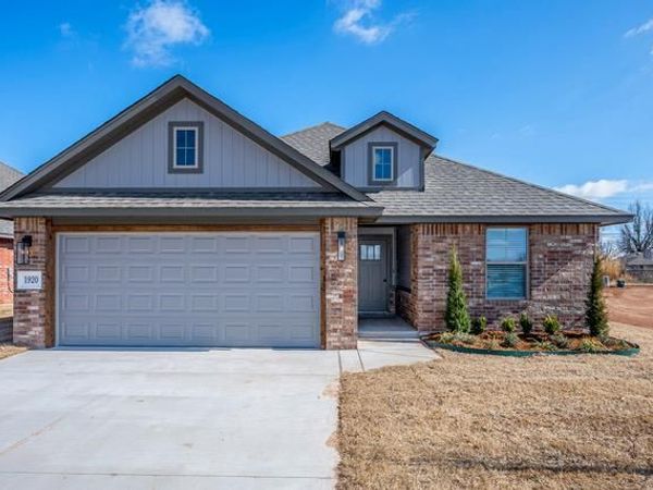 1920 Meadow Brook Road, Yukon, OK 73099